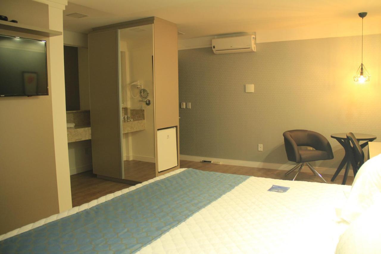 Deluxe King Room,716068408:JPEG